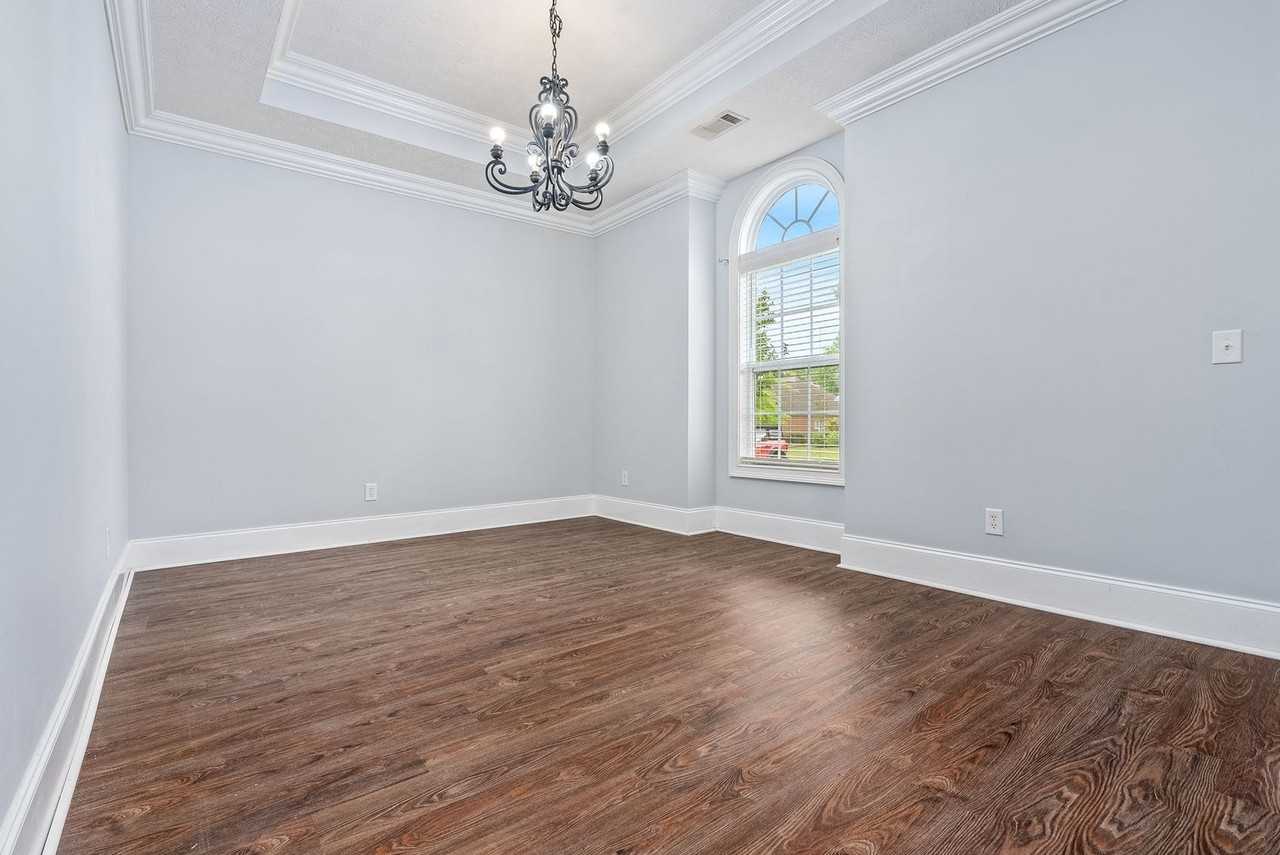 1417 Cloverbrook Cir - Photo 3 of 23