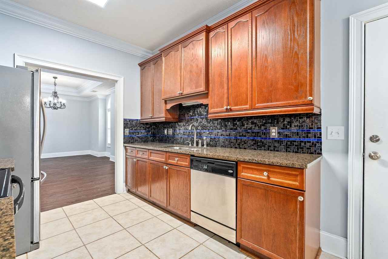 1417 Cloverbrook Cir - Photo 6 of 23