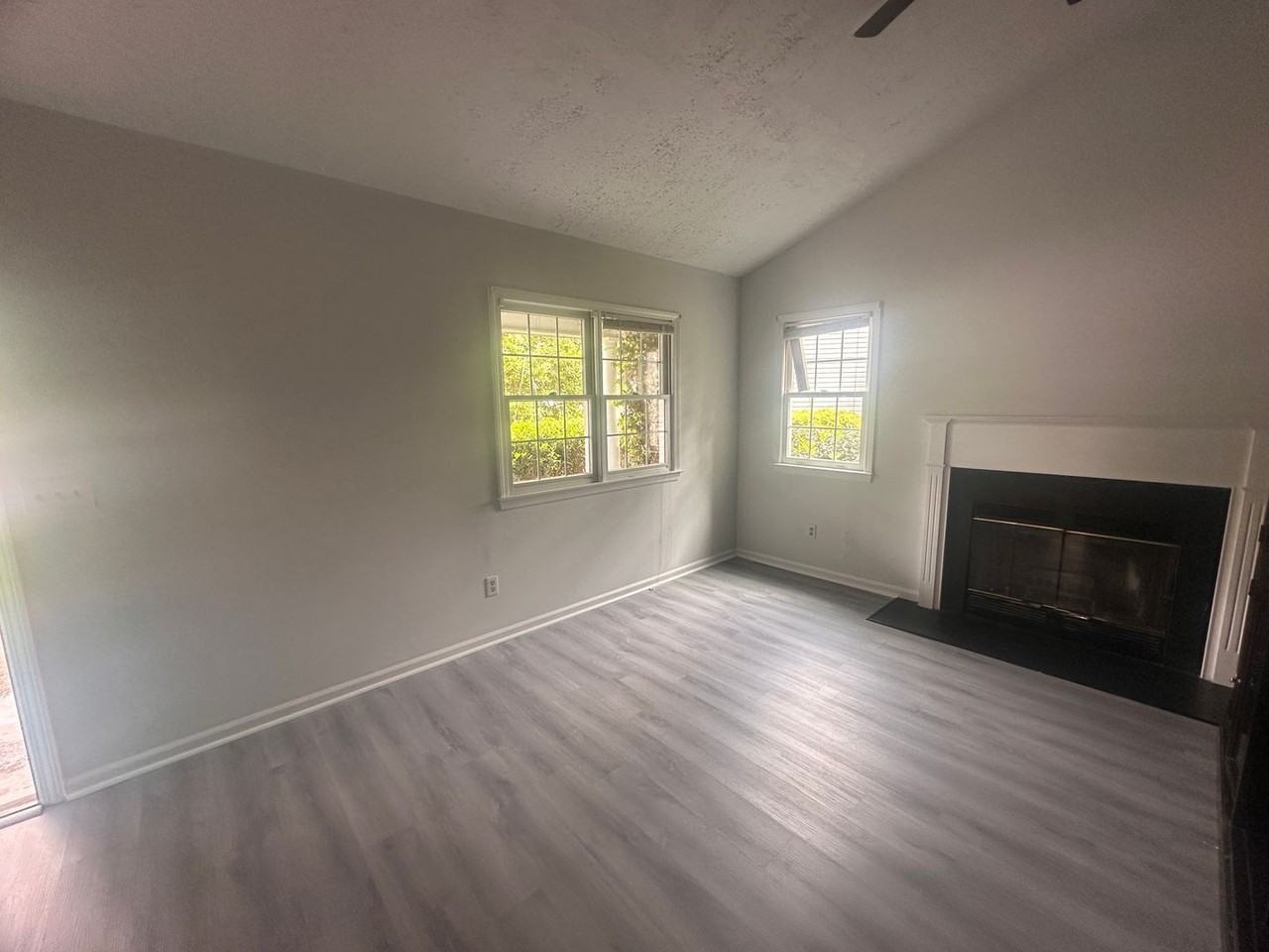 6519 Spicewood St - Photo 3 of 13