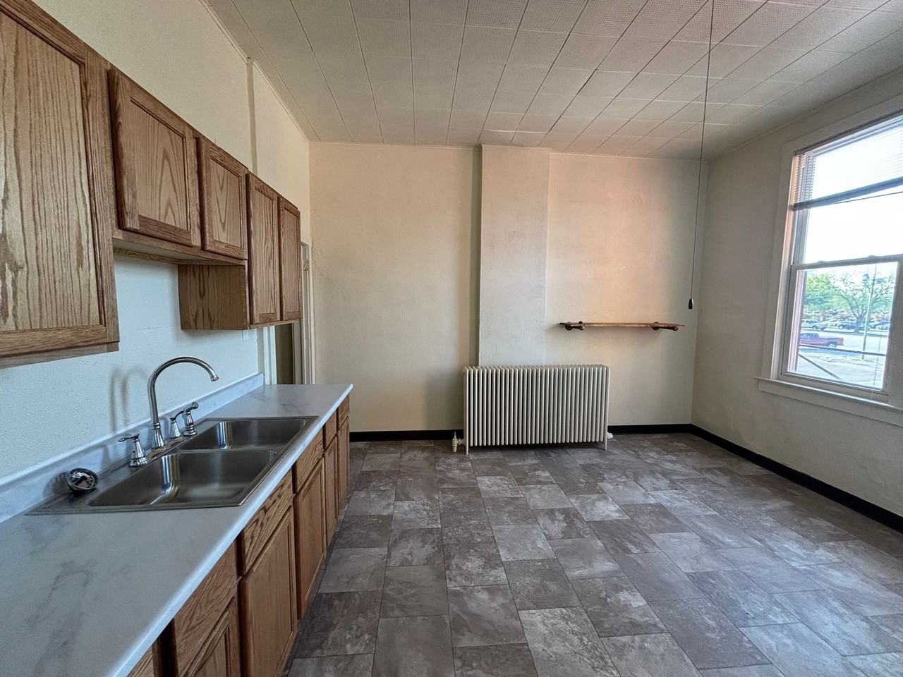 611 Ohio Street - Photo 2 of 11