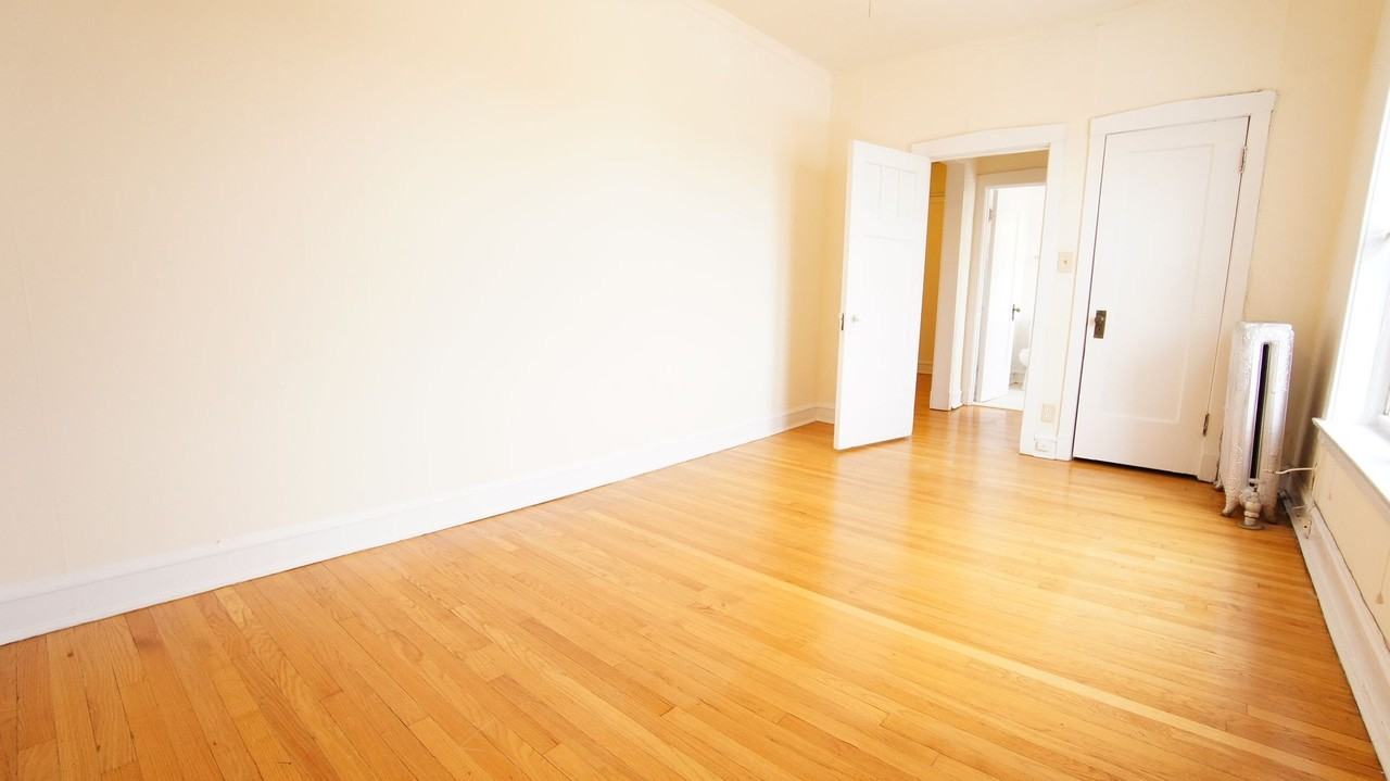 2418 Sawyer LLC - Photo 2 of 10