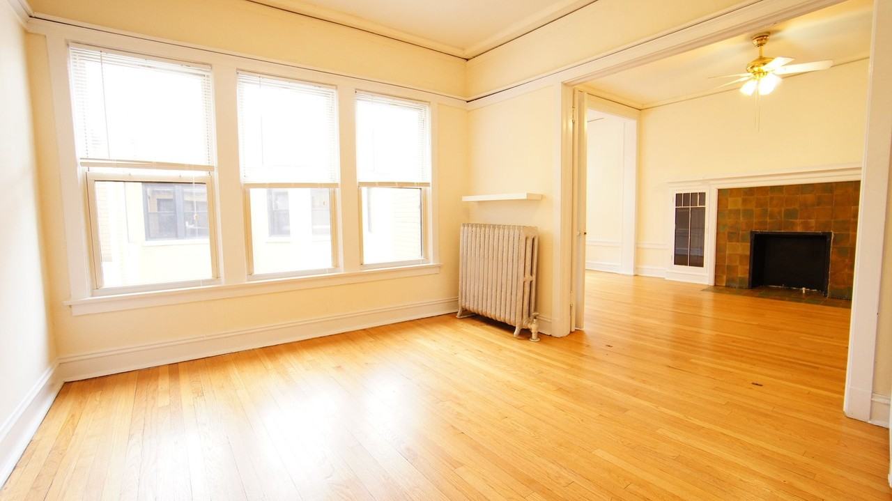 2418 Sawyer LLC - Photo 7 of 10
