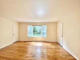 featured image of 3051 W Fardale Ave