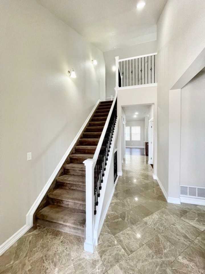 7778 Buckeye Tree Ln - Photo 7 of 50