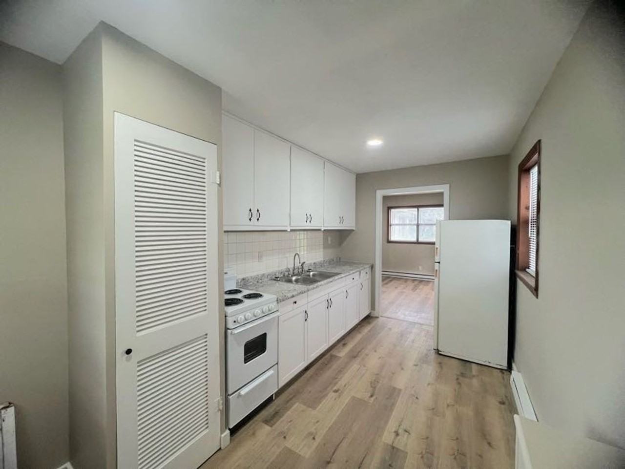 106 Fleetwood Dr - Photo 4 of 8