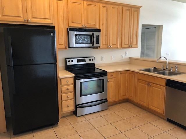 2610 Avondale Ct - Photo 2 of 13