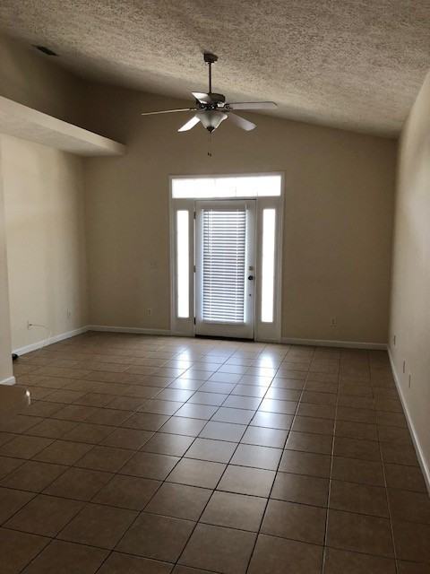 2610 Avondale Ct - Photo 4 of 13