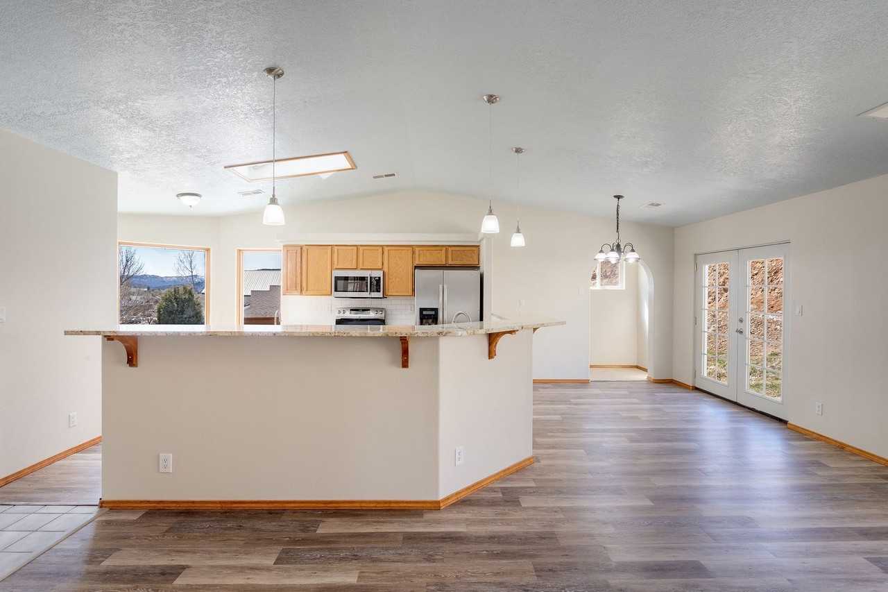 106 Pinnacle Pl - Photo 2 of 14