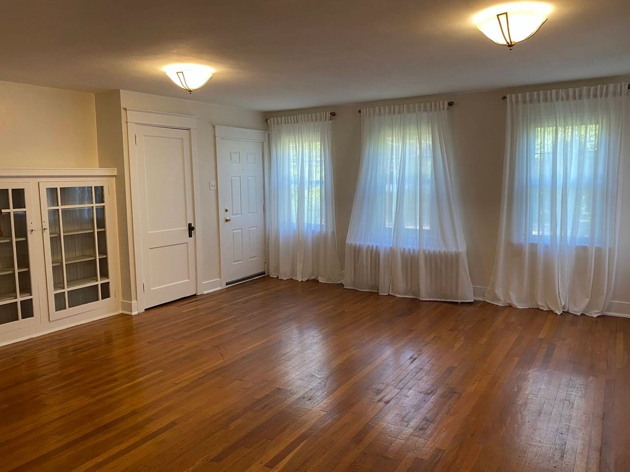 1331 Shady Ave - Photo 6 of 18