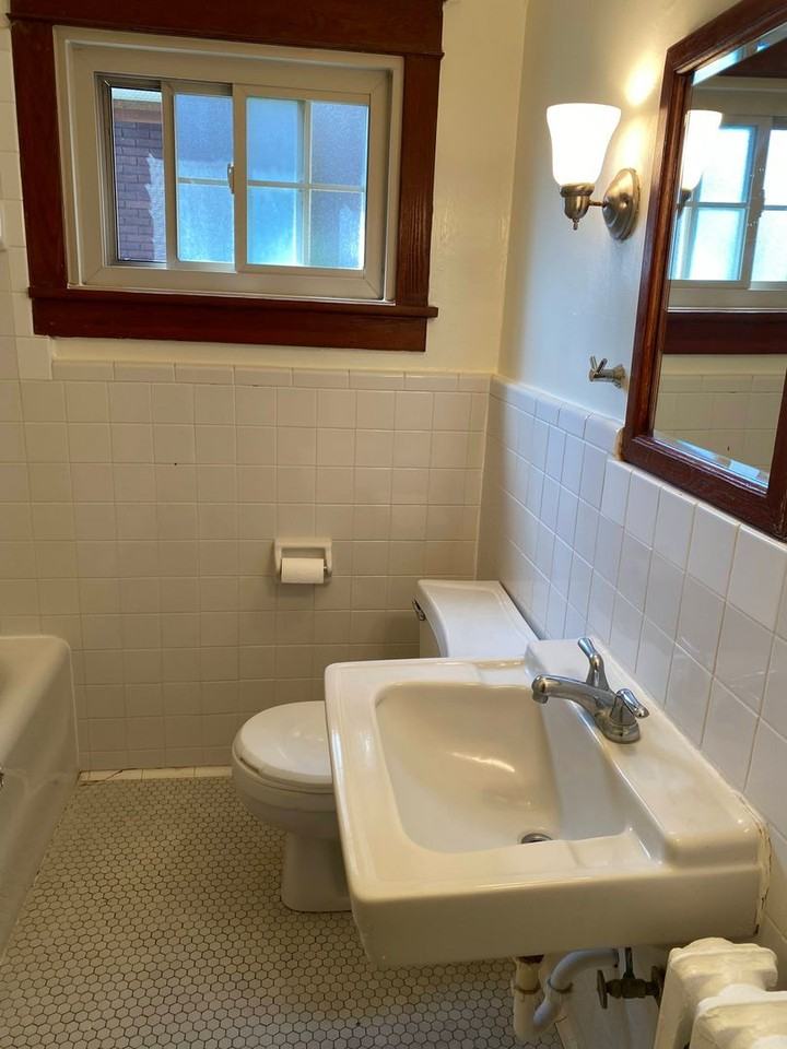 1331 Shady Ave - Photo 4 of 18