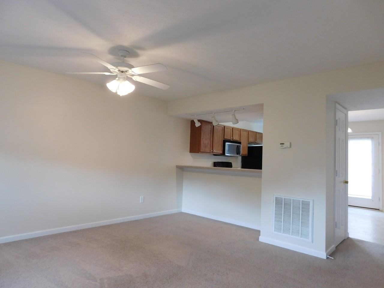 91 Old Tavern Cir - Photo 2 of 8