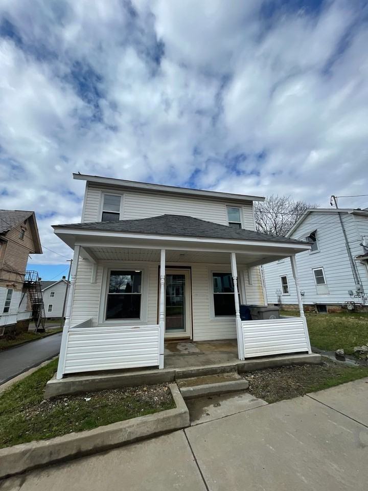 748 Stewart St - Photo 6 of 6