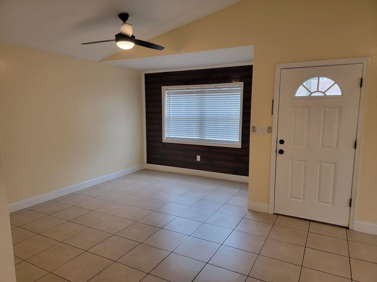 5113 Isabelle Ave - Photo 2 of 10