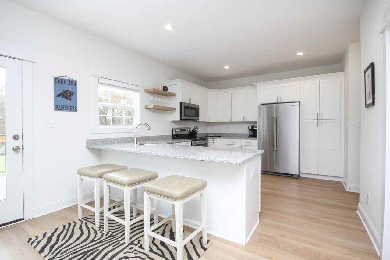 1096 Startown Rd - Photo 7 of 50