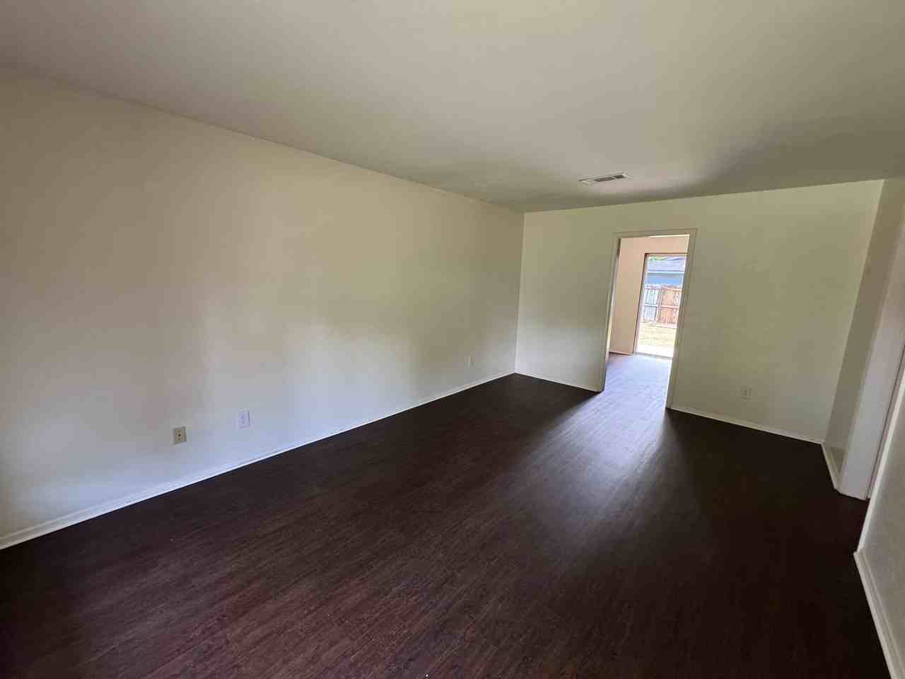 3011 Mackey Ln - Photo 2 of 12