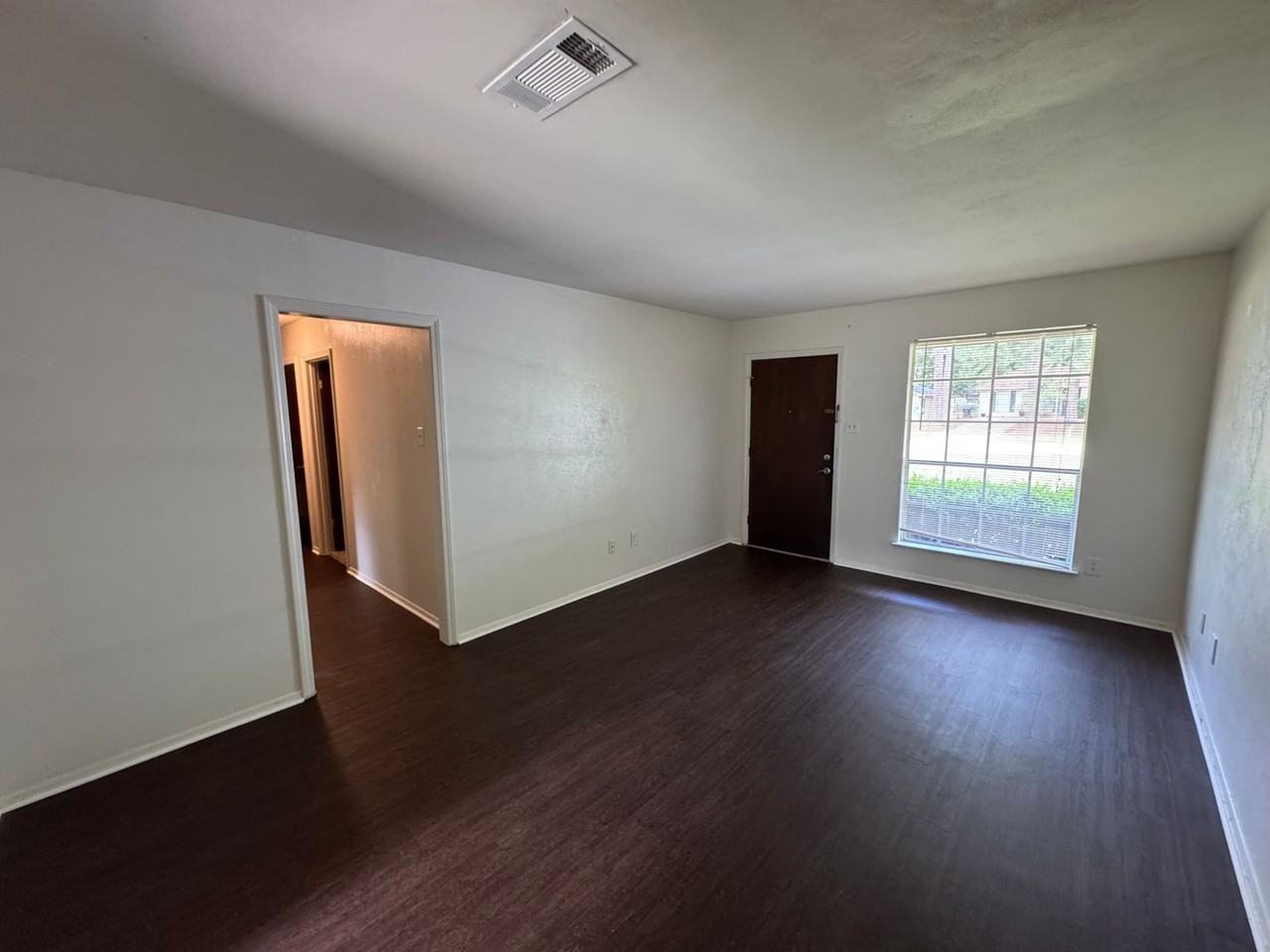 3011 Mackey Ln - Photo 3 of 12