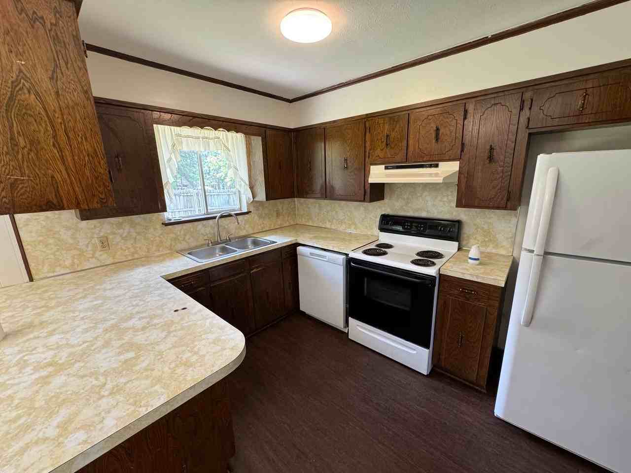 3011 Mackey Ln - Photo 4 of 12