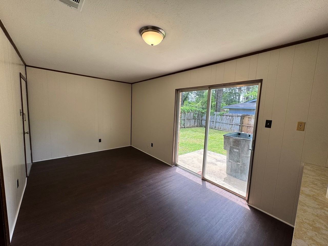 3011 Mackey Ln - Photo 5 of 12
