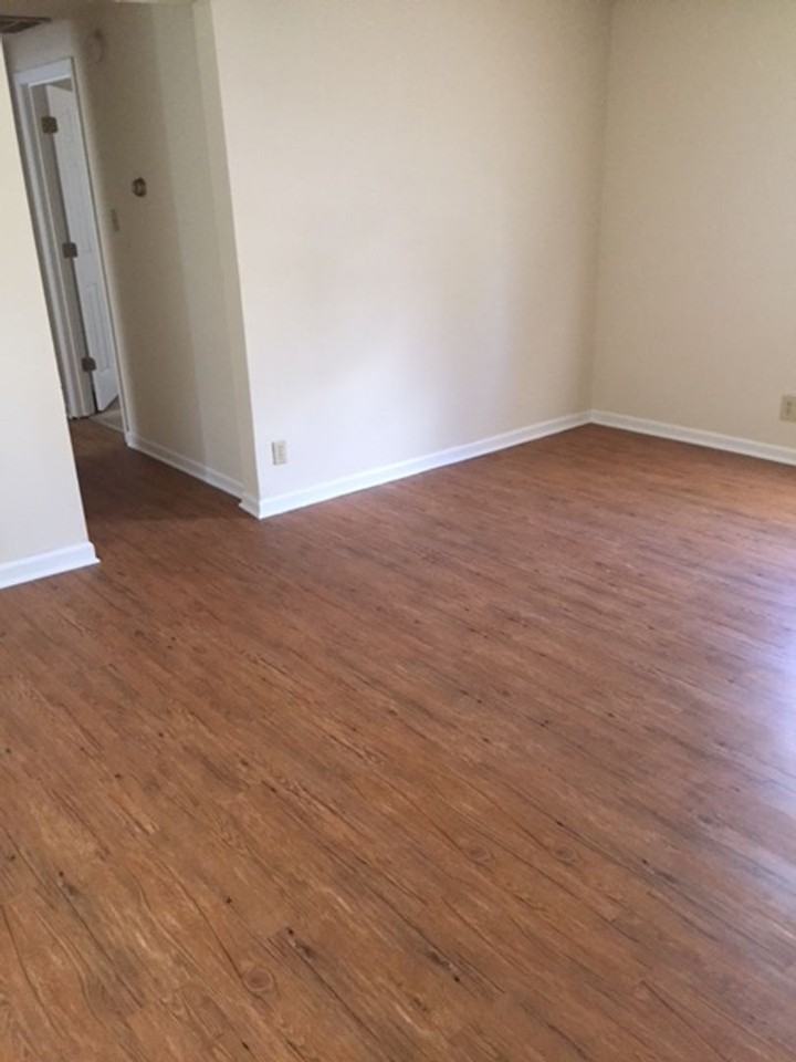 1010 Rogers St - Photo 4 of 14