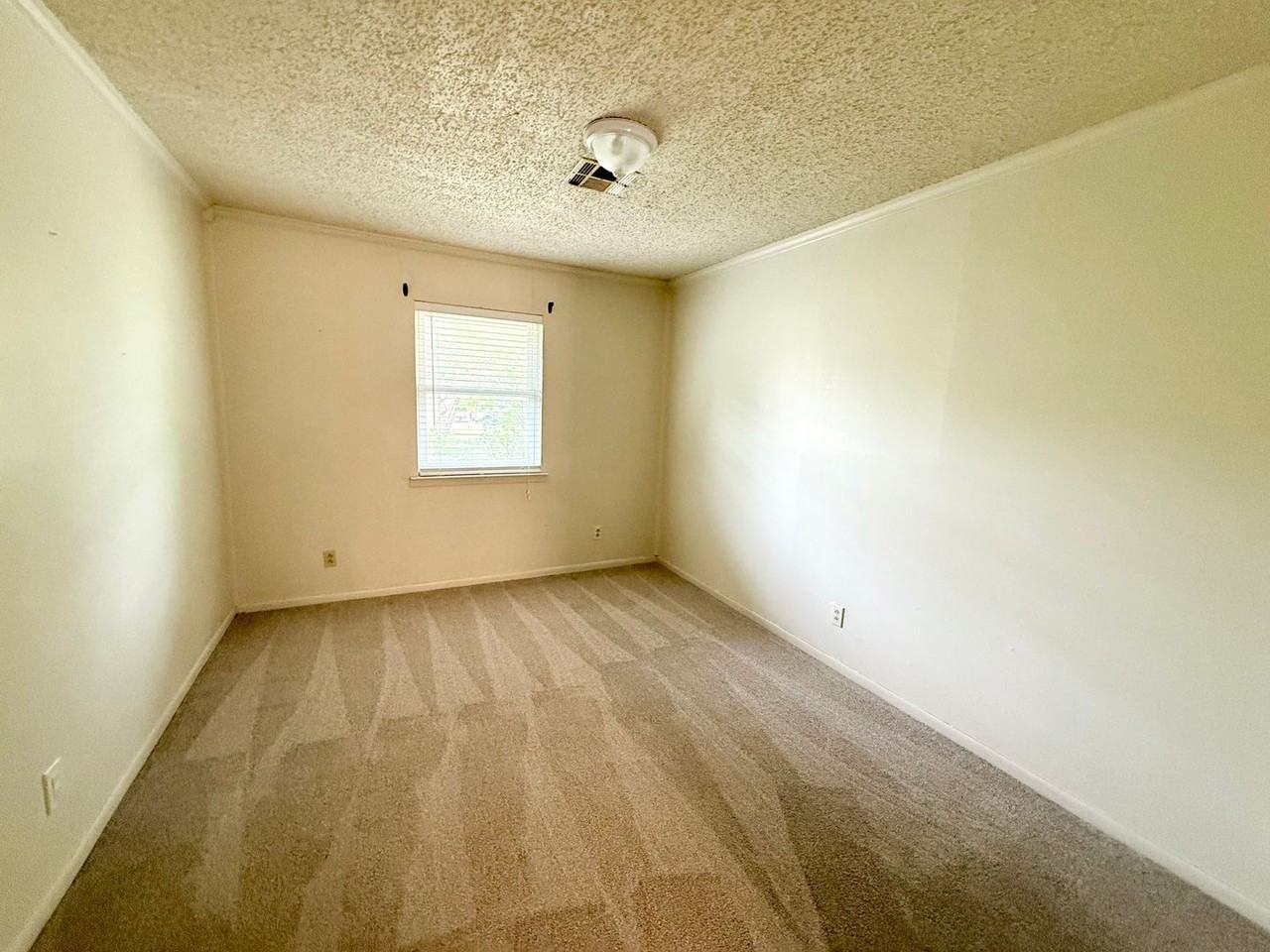 5588 Old Dallas Rd - Photo 4 of 17