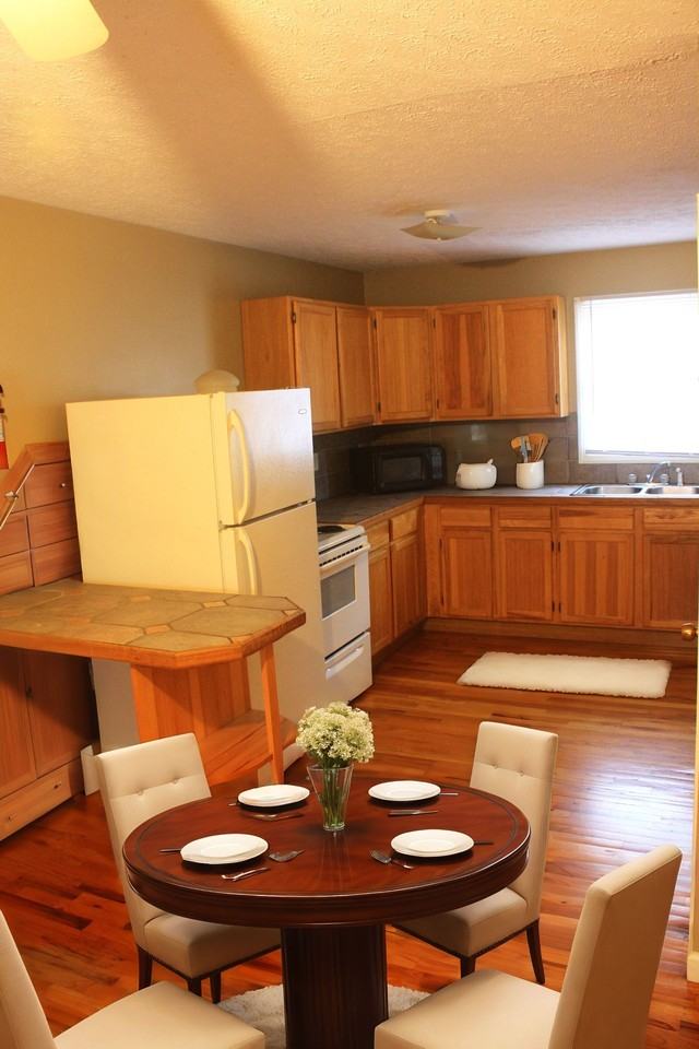203 East College Avenue - Photo 3 of 3