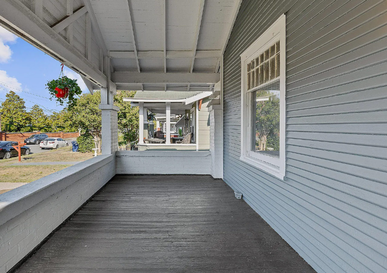 2419 Oak St - Photo 3 of 27