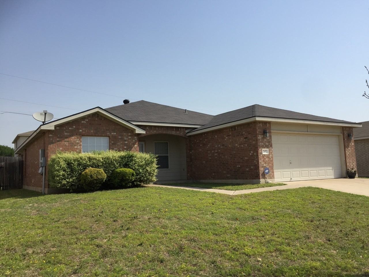 707 Bighorn Dr - Photo 3 of 28