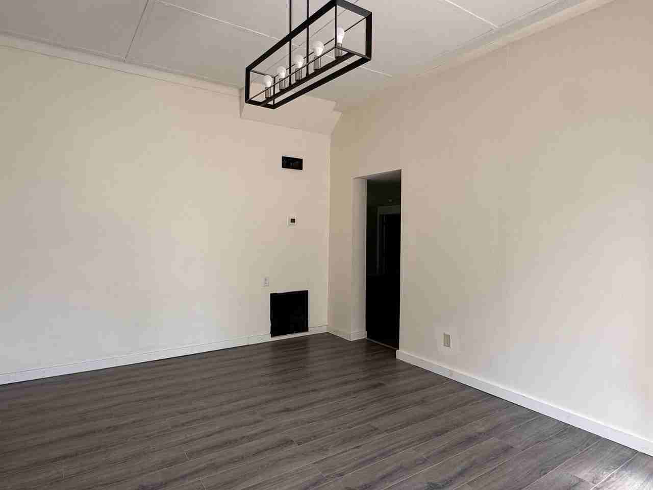 129 Corinth Rd - Photo 2 of 10