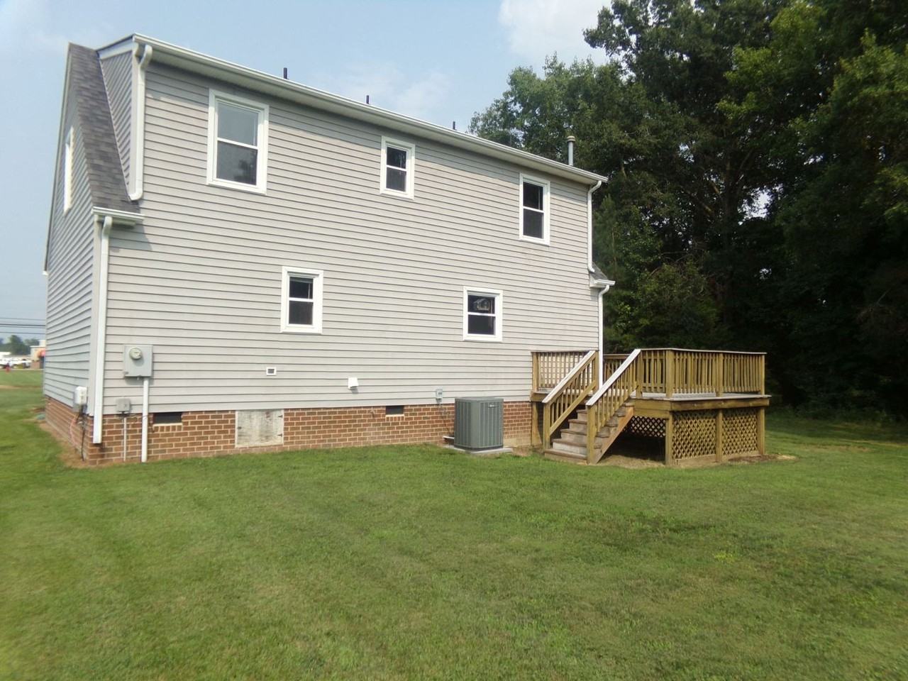 5300 Prince George Dr - Photo 2 of 8
