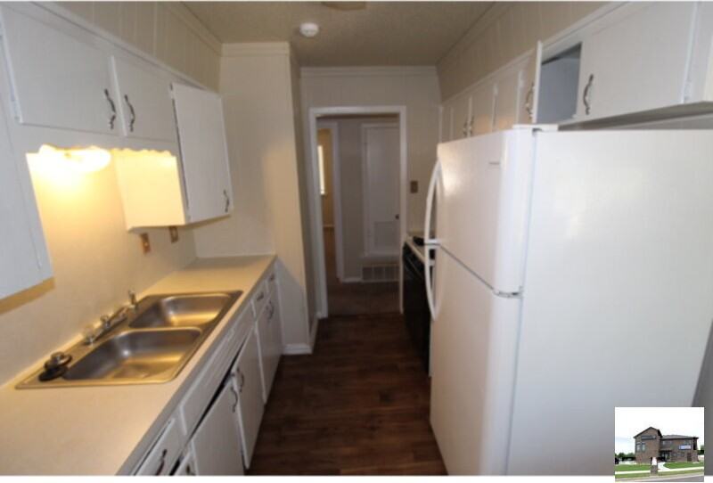 1207 9th Street - Photo 3 of 7