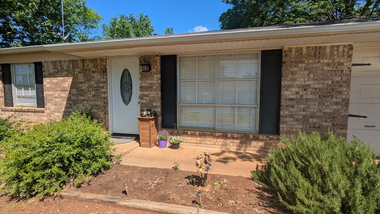 1511 Milam Dr #NA - Photo 2 of 9