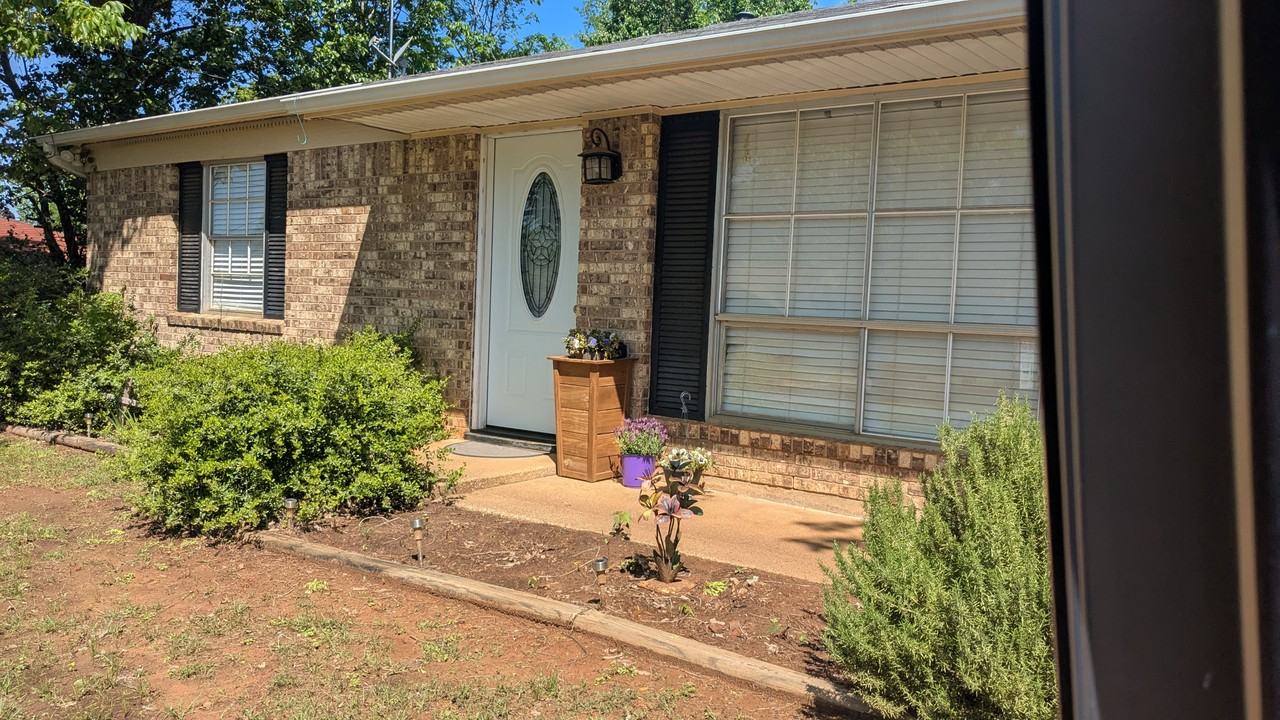 1511 Milam Dr #NA - Photo 3 of 9