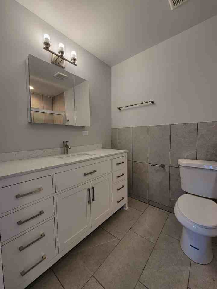 342 E Russell St #1 - Photo 7 of 8