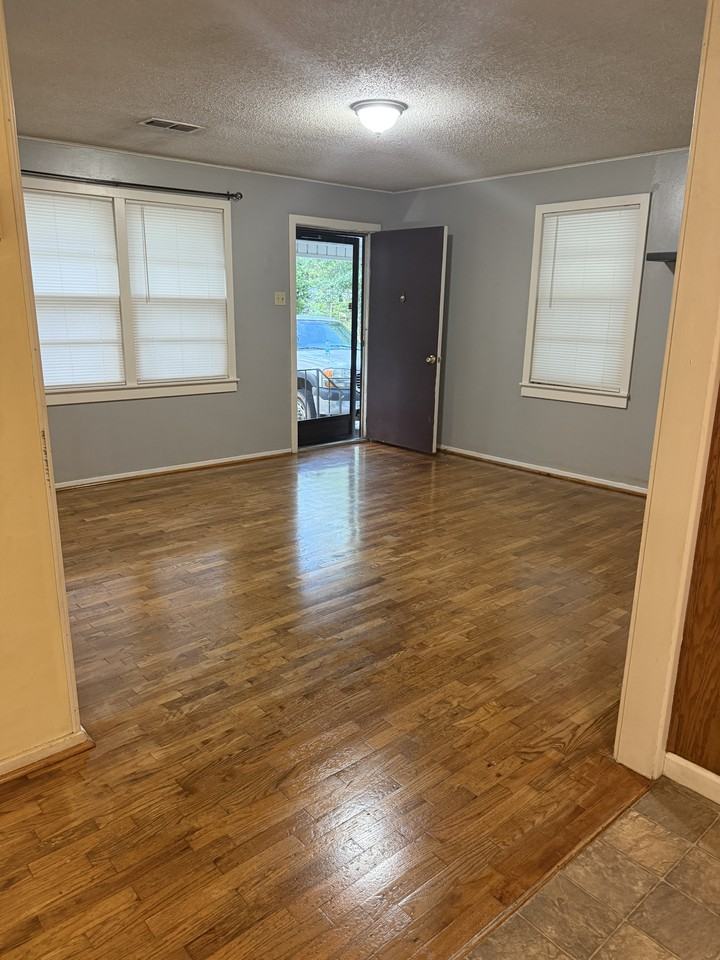 309 Ivy St #NA - Photo 2 of 17