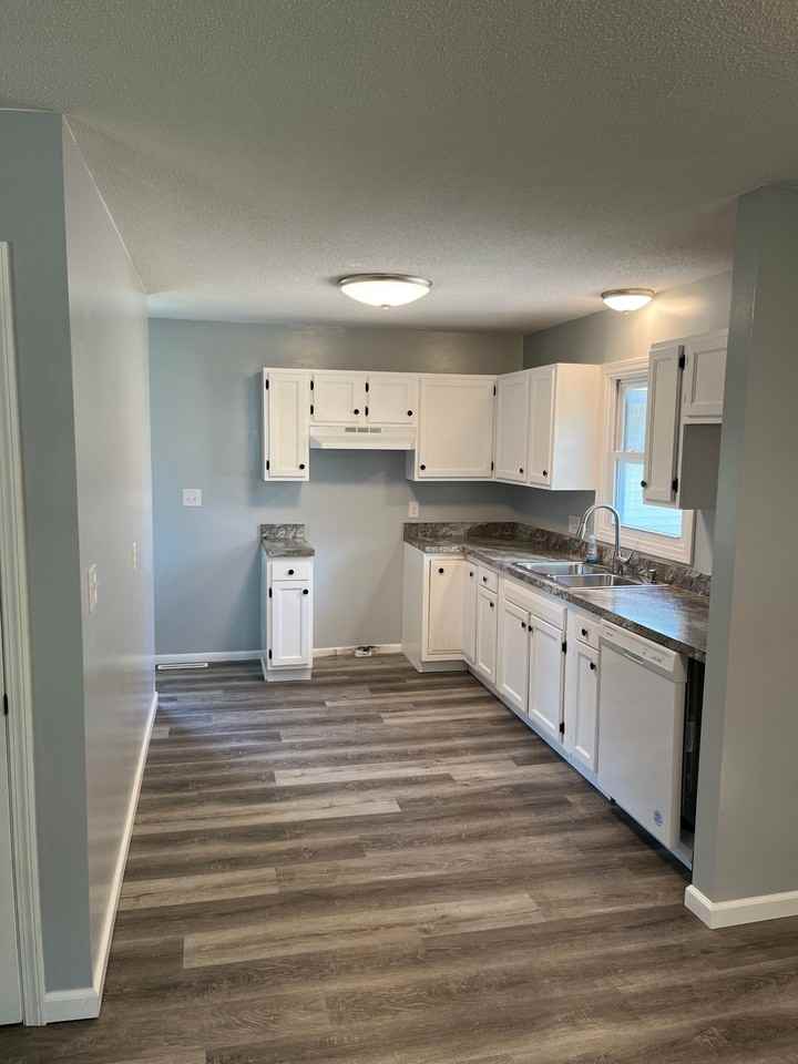 2410 Larson Ave #NA - Photo 3 of 16