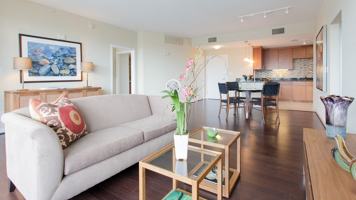 featured image of 801 W 5th St