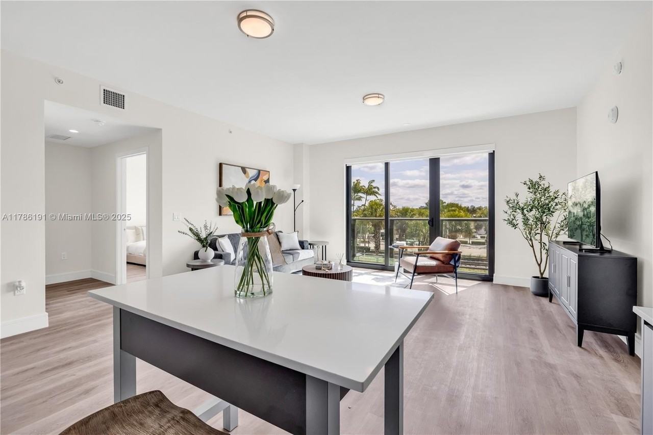 3701 N Dixie Hwy #204 - Photo 7 of 22