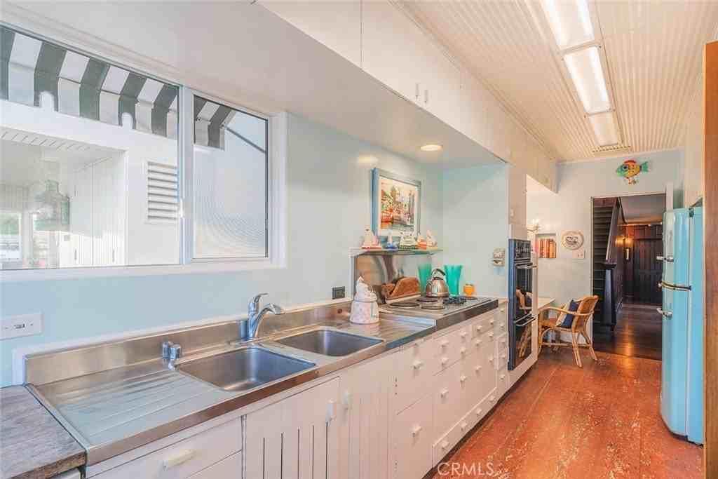 1402 S Bay Front - Photo 4 of 30