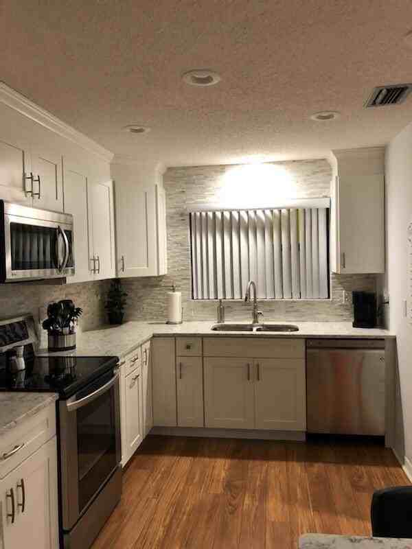 6021 Se Landing Way Apt 2 - Photo 4 of 35