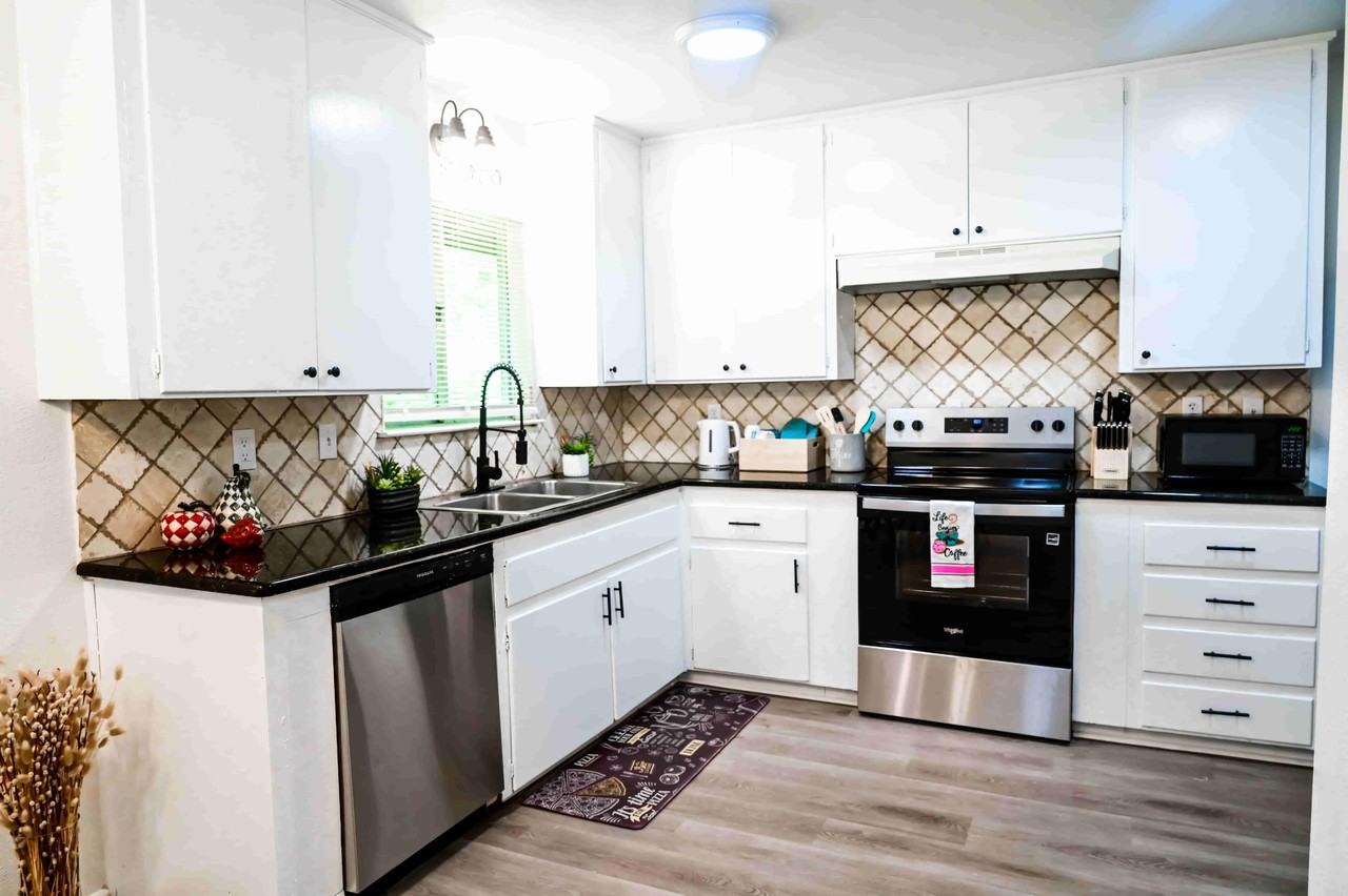 Leader Drive - Photo 5 of 12