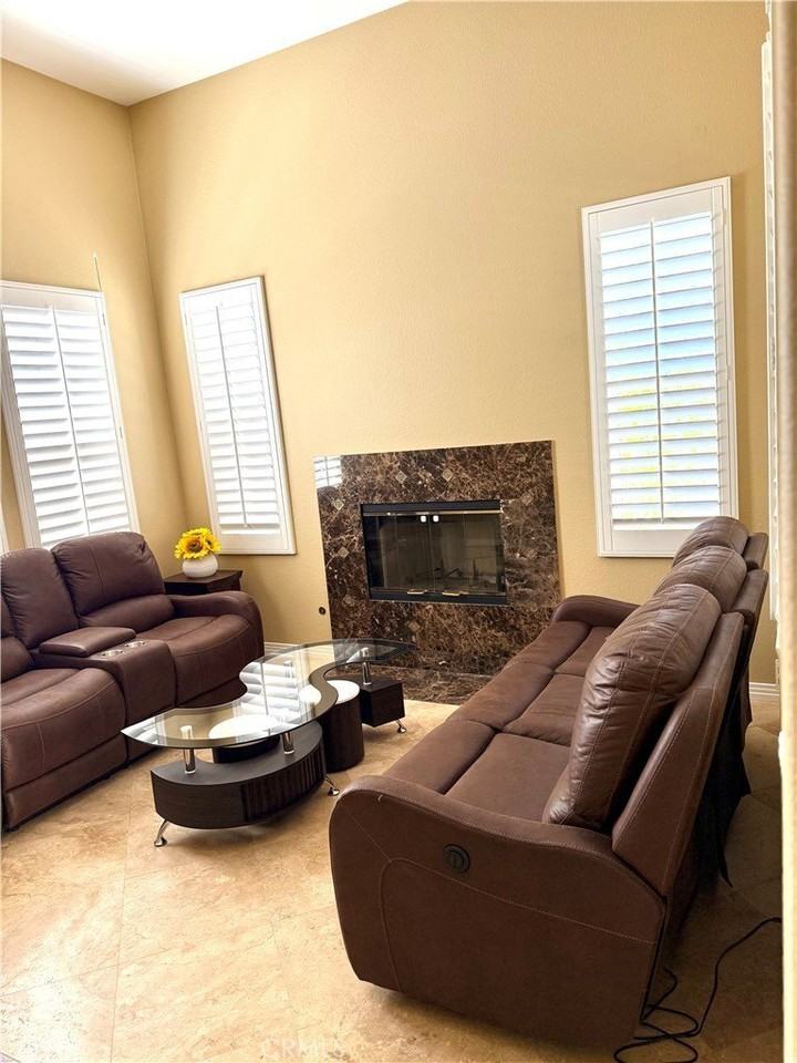 100 Chesapeake Ct - Photo 4 of 42