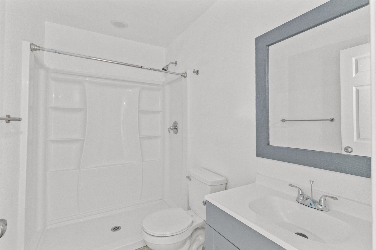 316 20th St - Photo 4 of 12