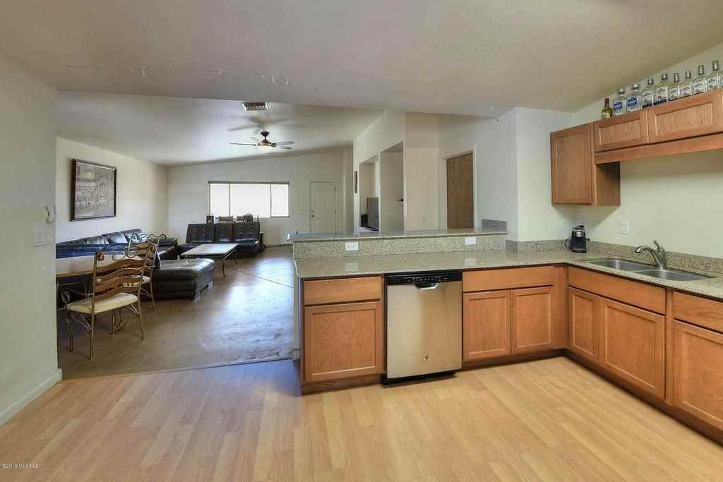 832 E Lester St - Photo 4 of 13