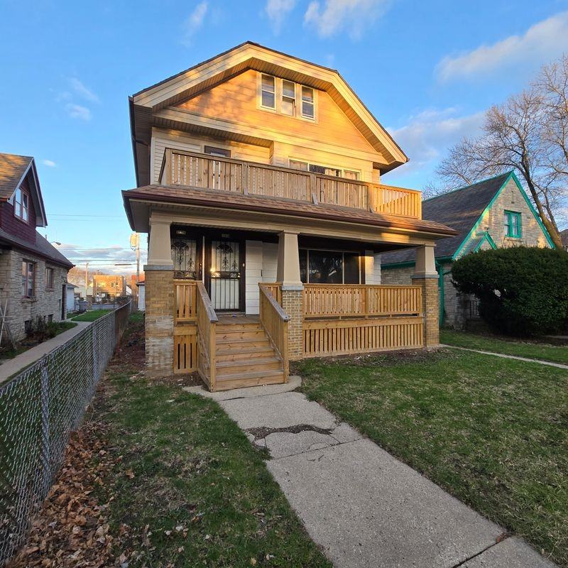 3864 N 6th St - Photo 3 of 18