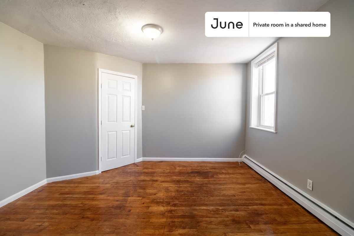 14 Bacon St #C - Photo 5 of 17