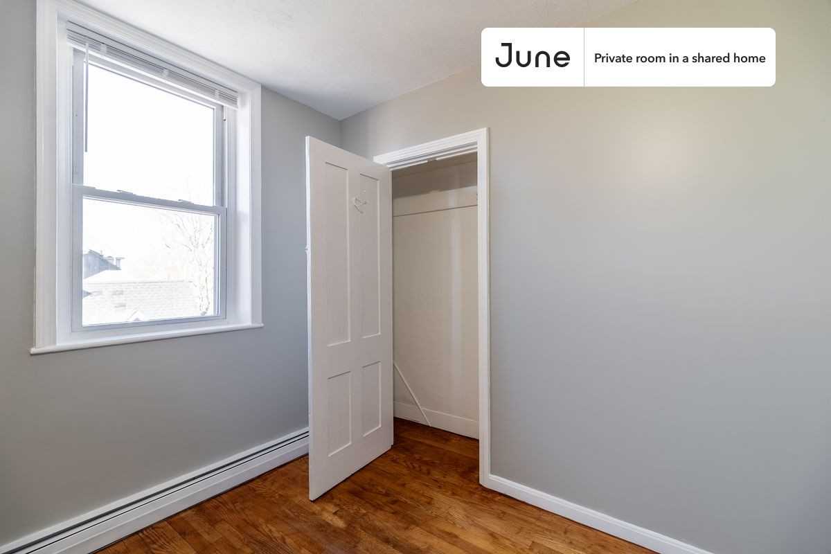 14 Bacon St #D - Photo 2 of 17