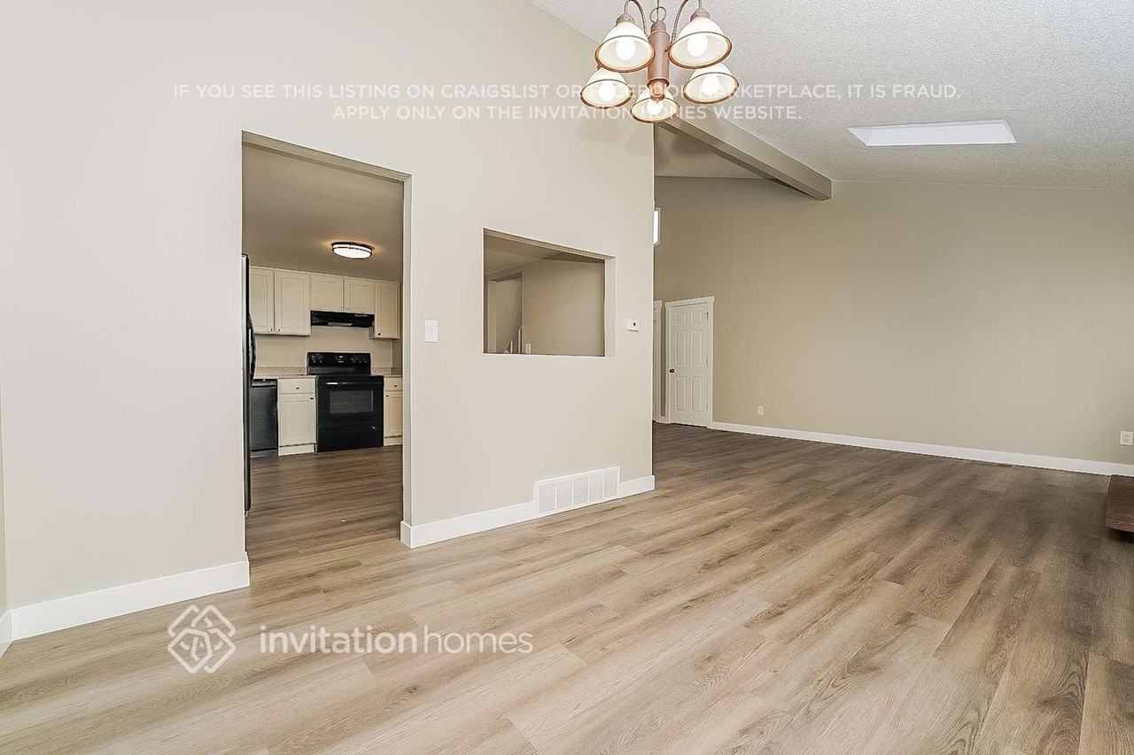 1278 E 97th Pl - Photo 3 of 14