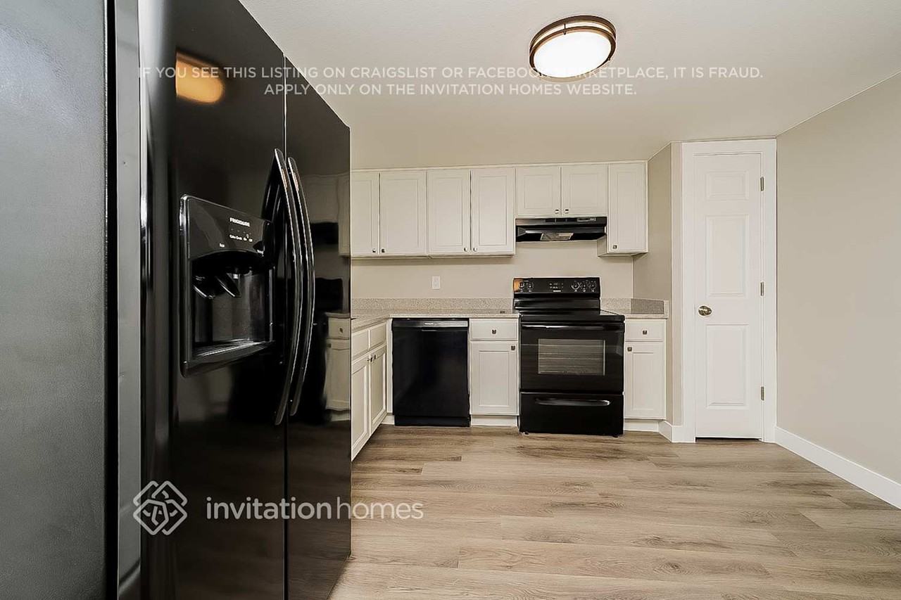 1278 E 97th Pl - Photo 5 of 14