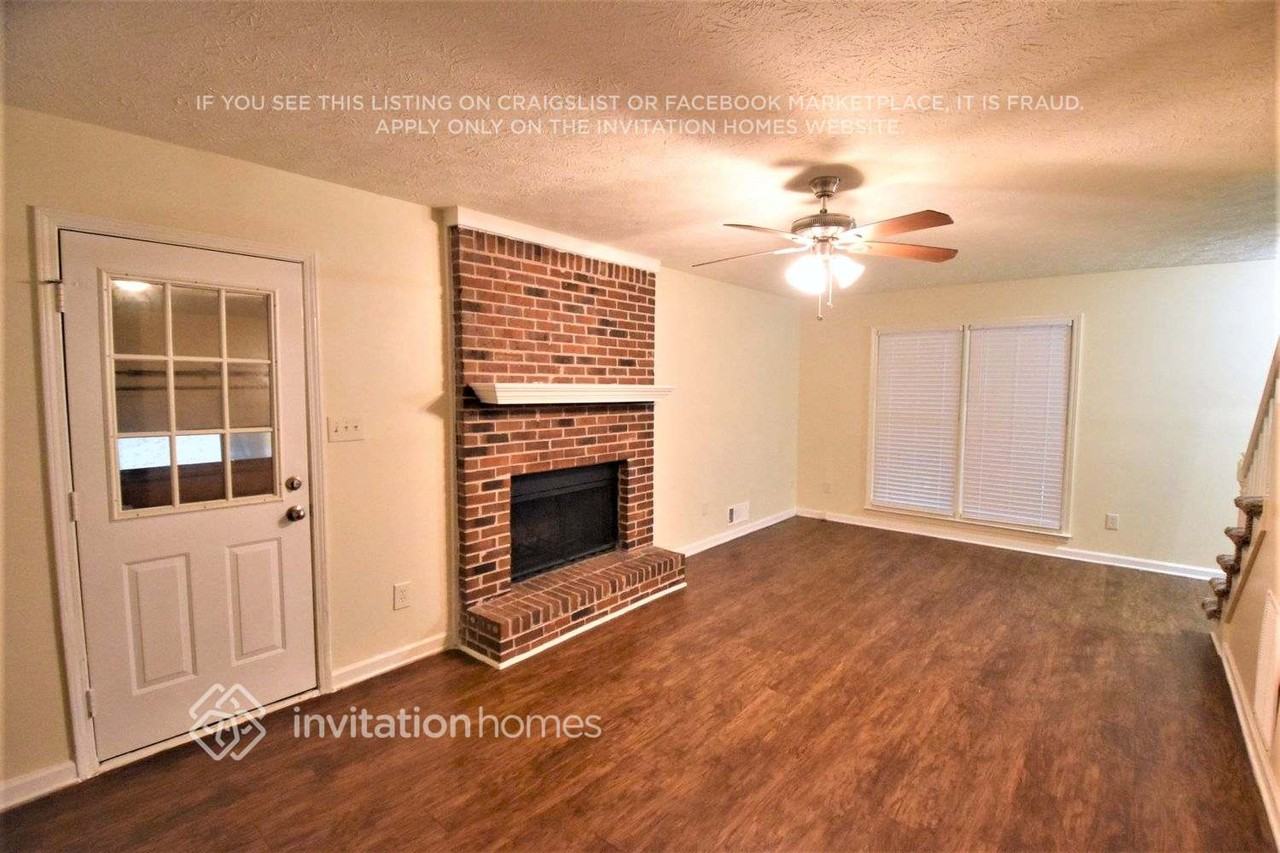 180 Spring Forest Way - Photo 3 of 5