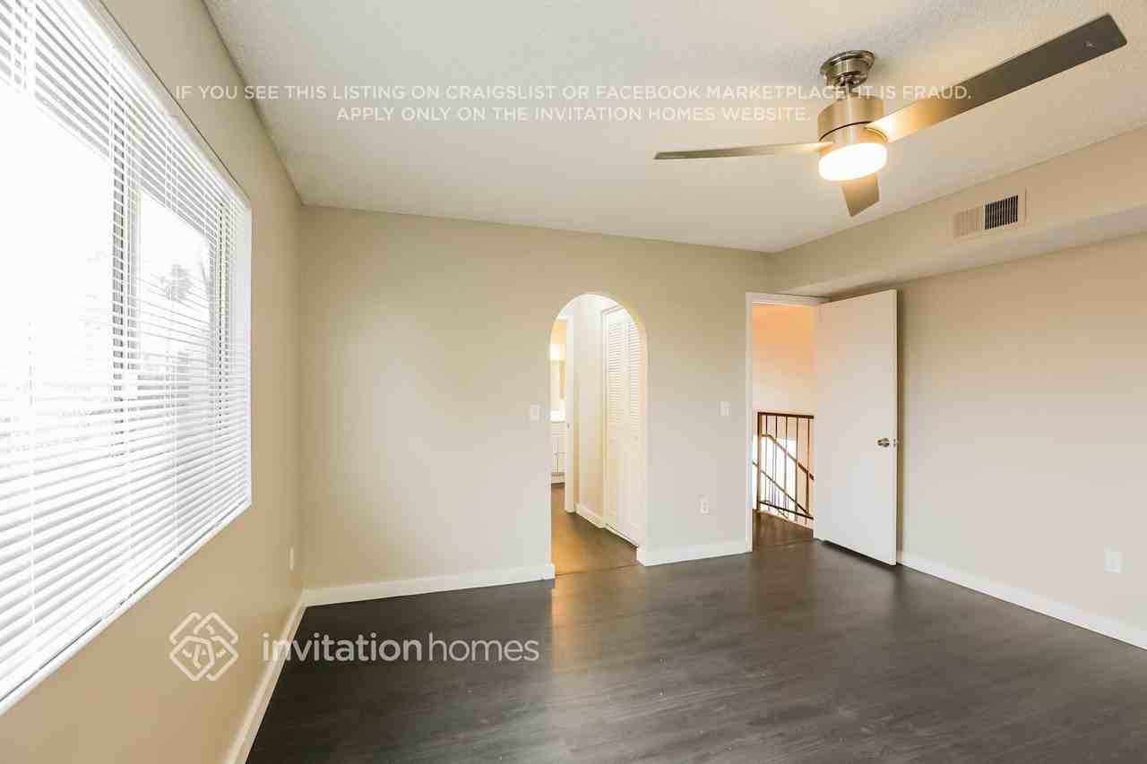 1712 W Bentrup Ct - Photo 6 of 15